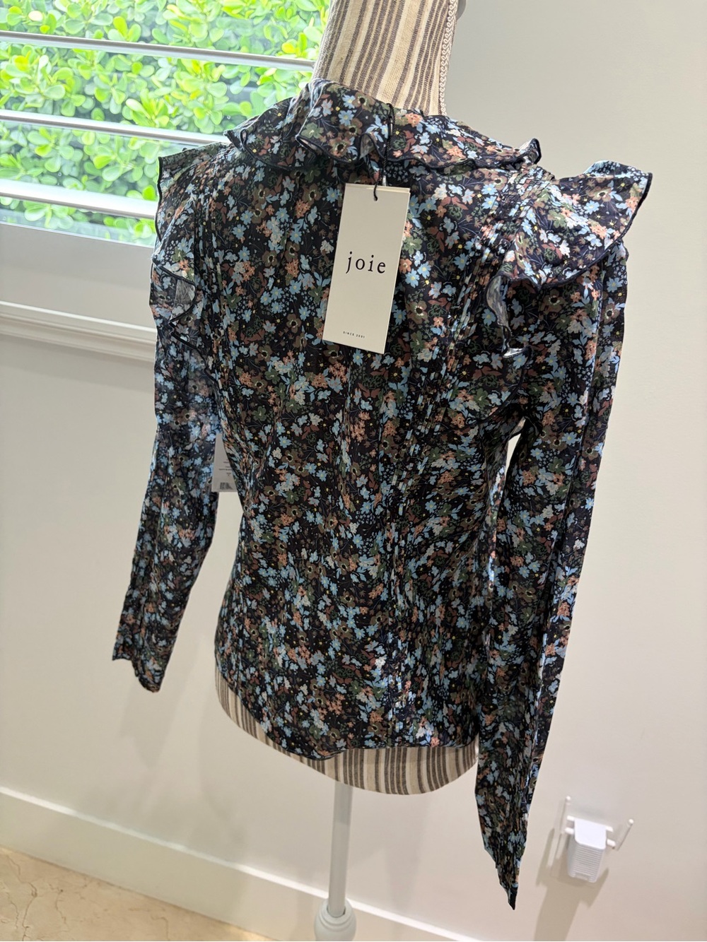NWT Joie Women's Black Floral Ruffle-Shoulder Blouse Size 6